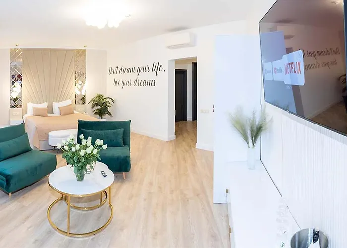 Atostogu Parkas פלאנגה